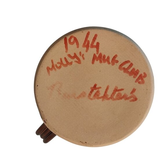 Molly Darcys 1944 Molly's Mug Club Large Pottery Cup - Picture 6 of 9